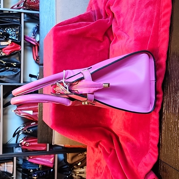 Handbag - Picture 2 of 5